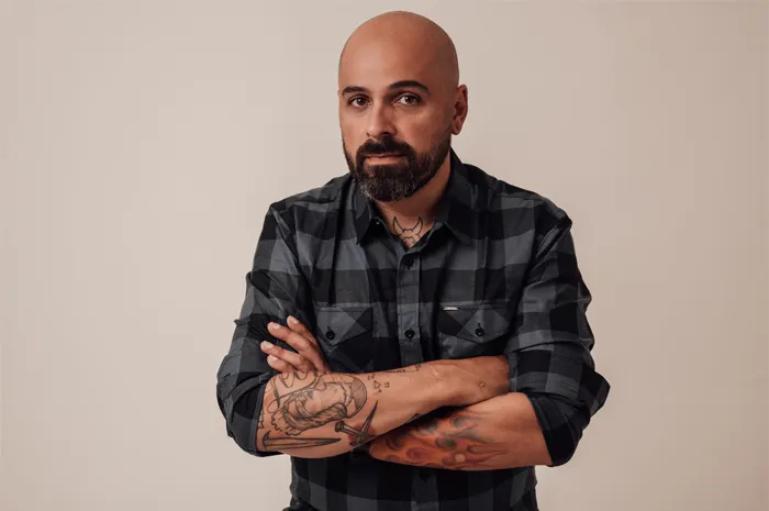 Retrato original do tatuador Mano Abreu
